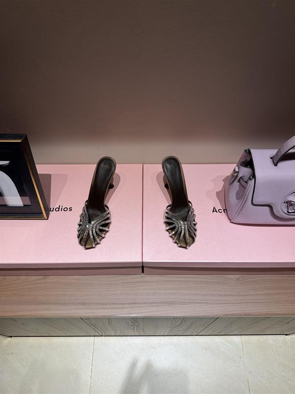 20251128101325301 300